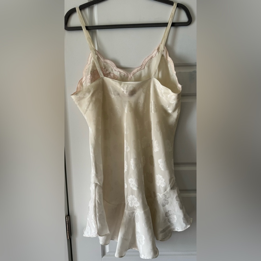 Vintage Victoria’s Secret Slip - Picture 3 of 3